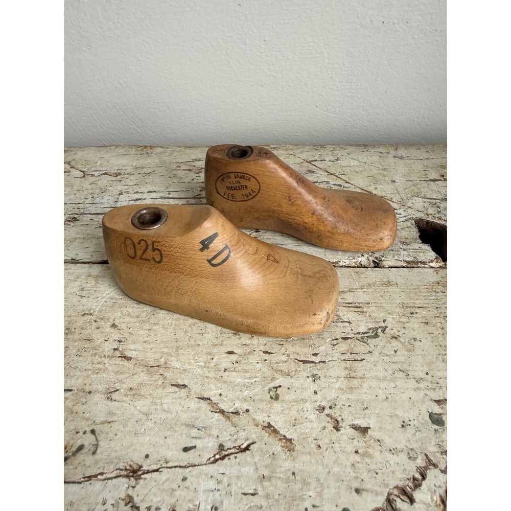Vintage Century Last Co Empire Wood Shoe Lasts Pair 1944–60 Child Cobbler Forms - Picture 3 of 7